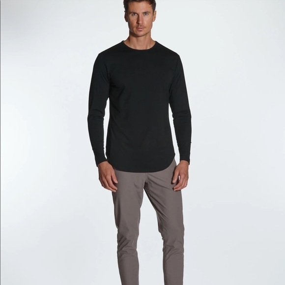 Nwot CUTS Long Sleeve Crew Elongated Shirt Black - Picture 3 of 8